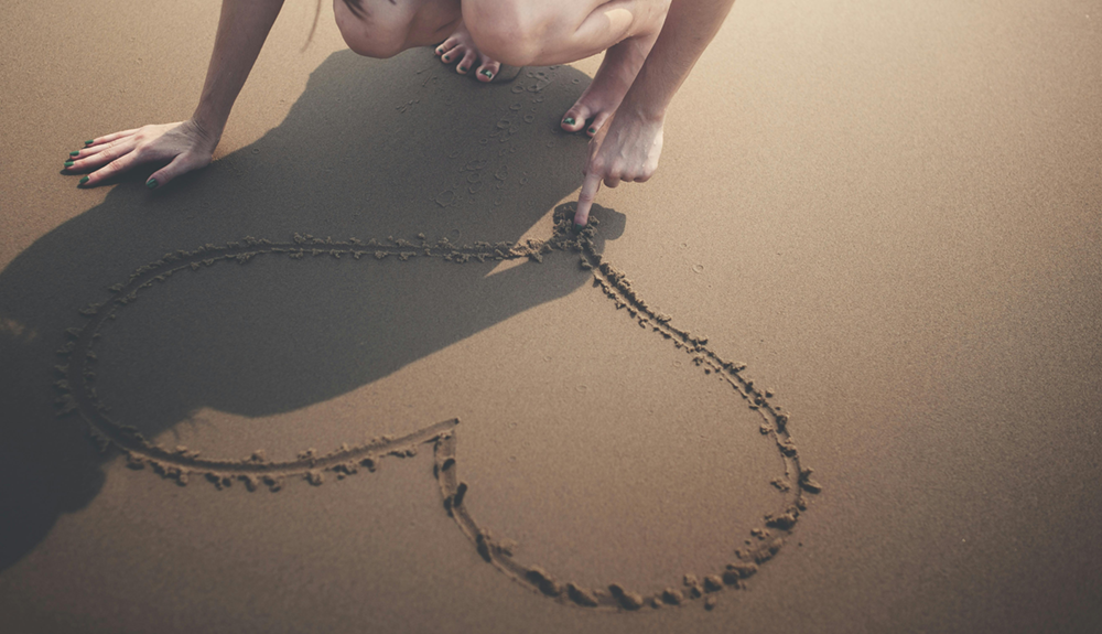 Herz im Sand am Strand